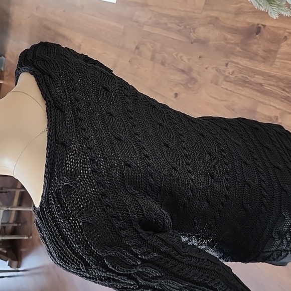 NEW ALICE + OLIVIA Sweater - Picture 8 of 15